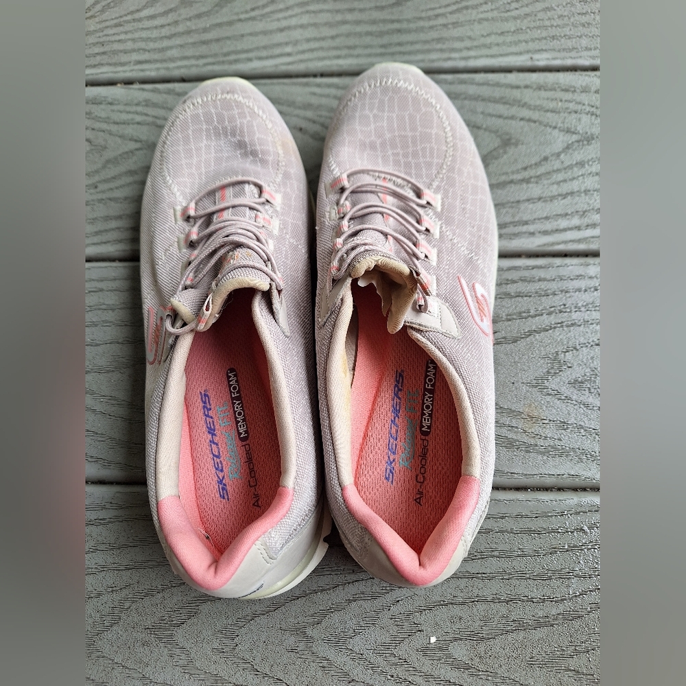SKECHERS Women’s Sneaker, Rose Mesh Trim, Size 10 (s015)